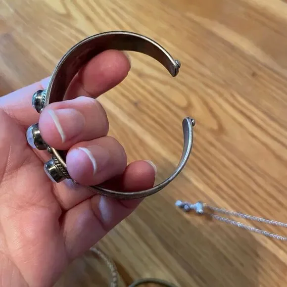 JEWELRY | bundle of 4 bracelets - Picture 10 of 16